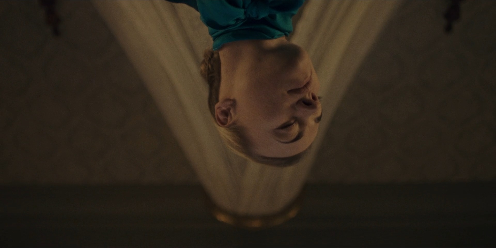 TheHandmaidsTale_1x05_Faithful_0219.jpg