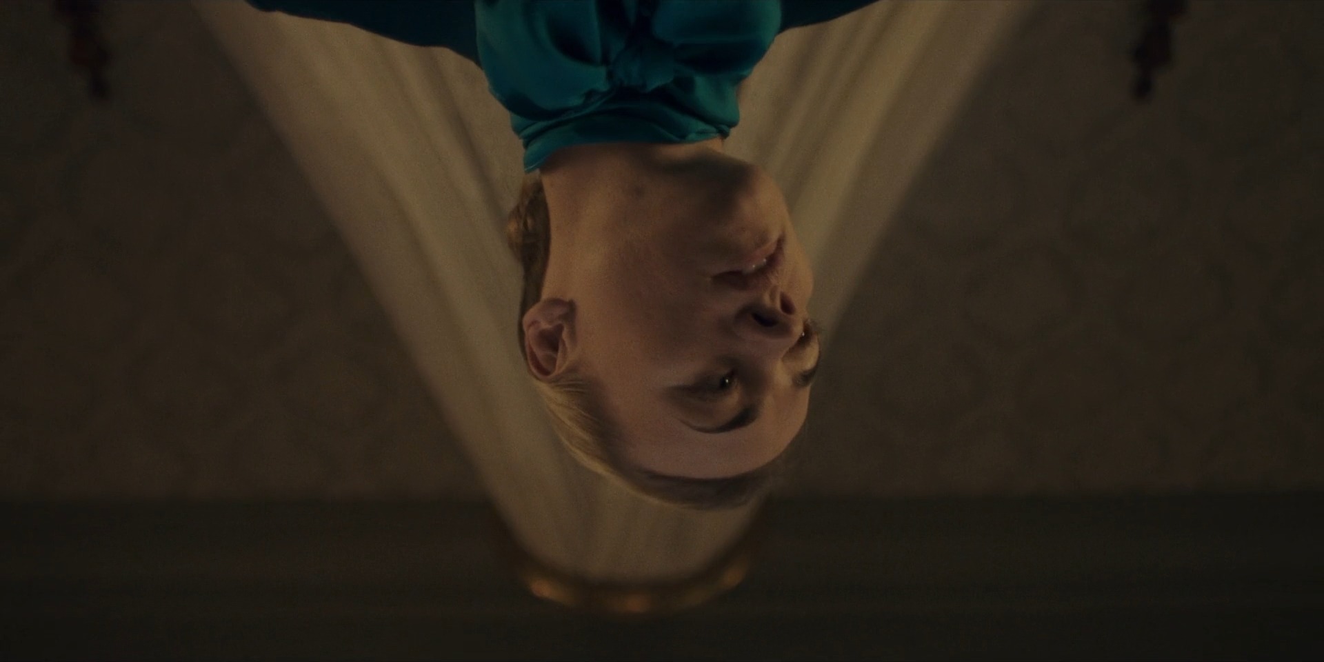 TheHandmaidsTale_1x05_Faithful_0221.jpg