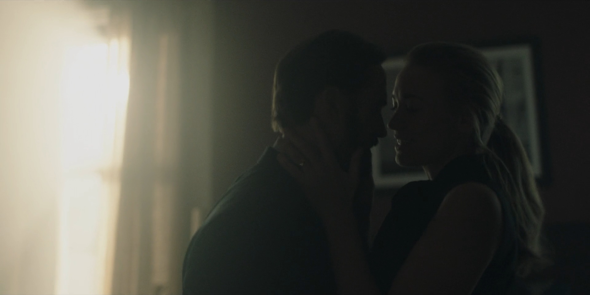 TheHandmaidsTale_1x06_AWomansPlace_0063.jpg