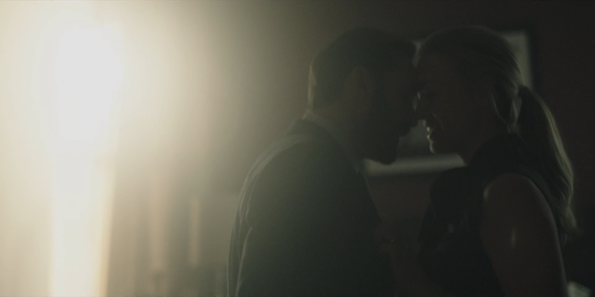 TheHandmaidsTale_1x06_AWomansPlace_0064.jpg