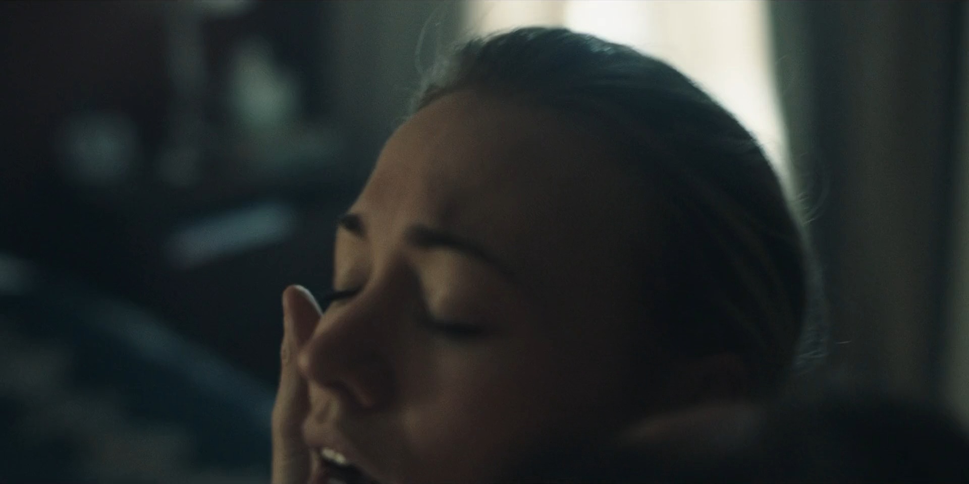 TheHandmaidsTale_1x06_AWomansPlace_0075.jpg