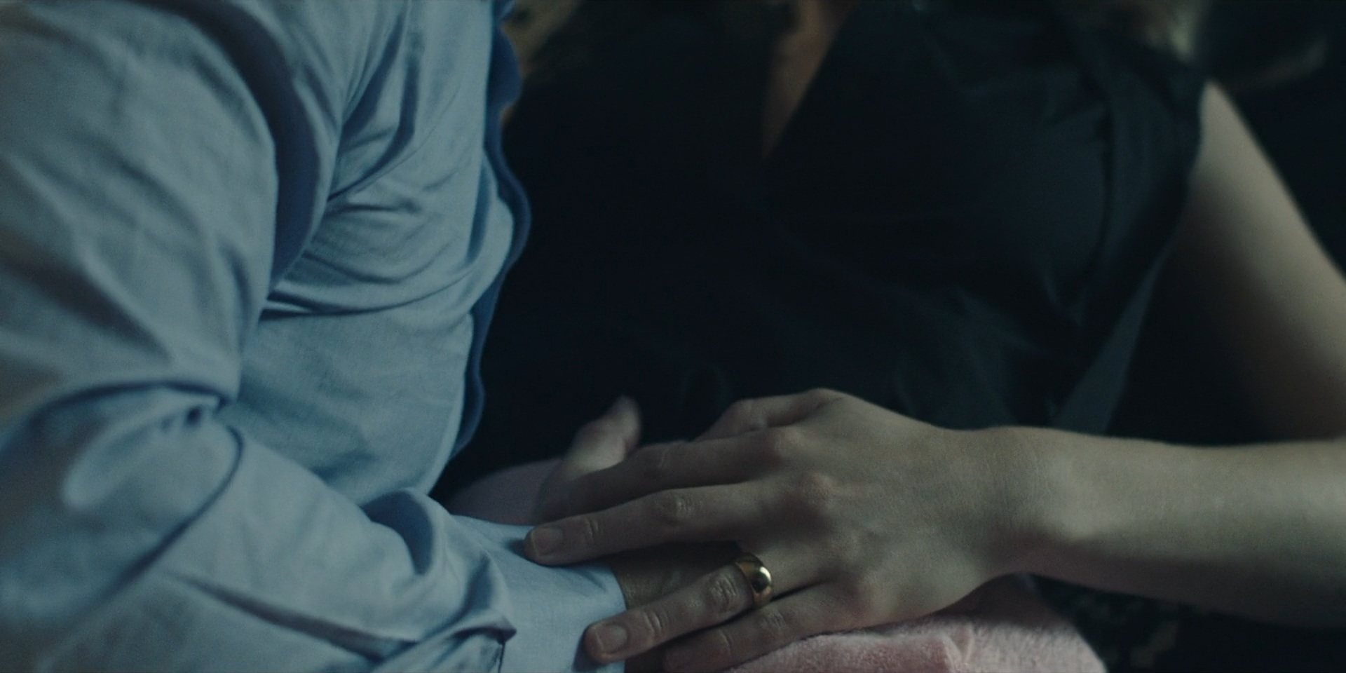 TheHandmaidsTale_1x06_AWomansPlace_0080.jpg