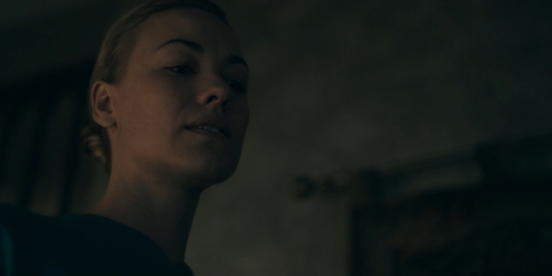 TheHandmaidsTale_1x06_AWomansPlace_0081.jpg