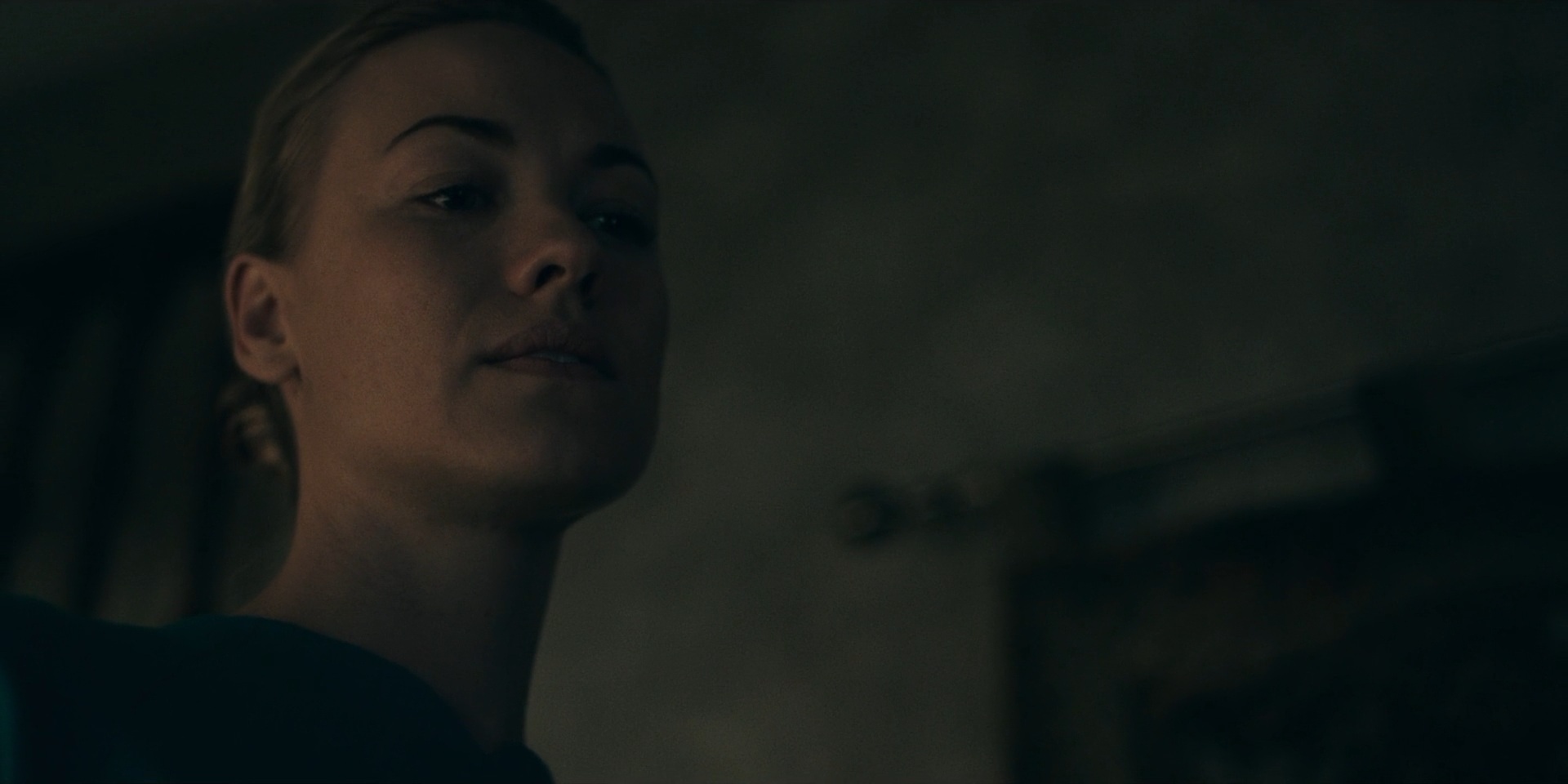 TheHandmaidsTale_1x06_AWomansPlace_0082.jpg