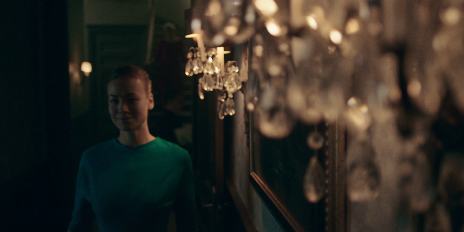 TheHandmaidsTale_1x06_AWomansPlace_0101.jpg