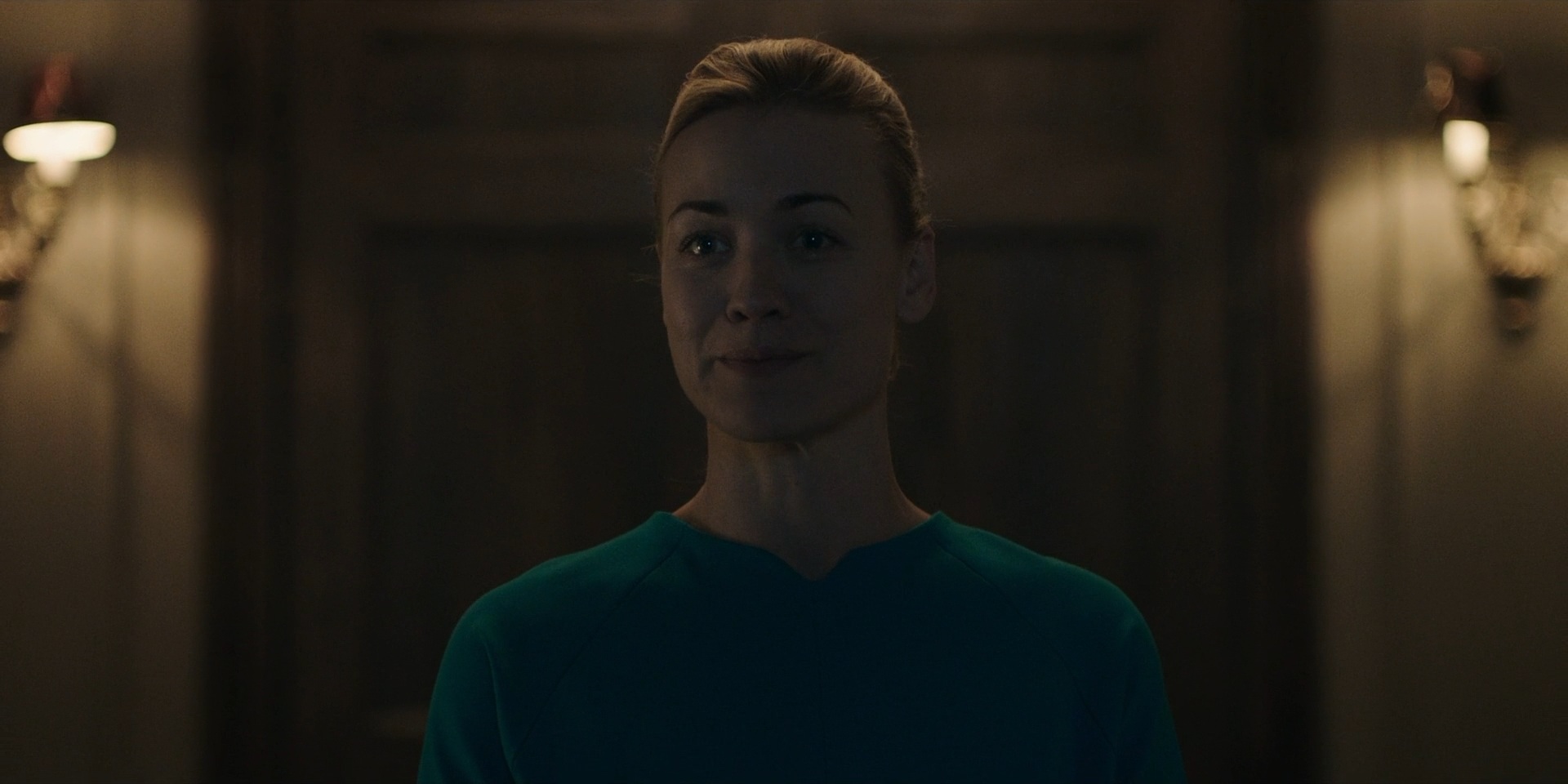TheHandmaidsTale_1x06_AWomansPlace_0108.jpg