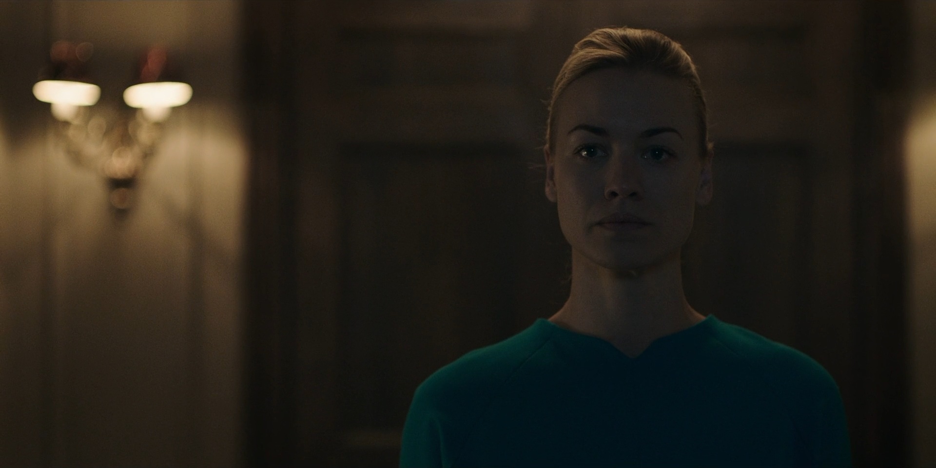 TheHandmaidsTale_1x06_AWomansPlace_0111.jpg