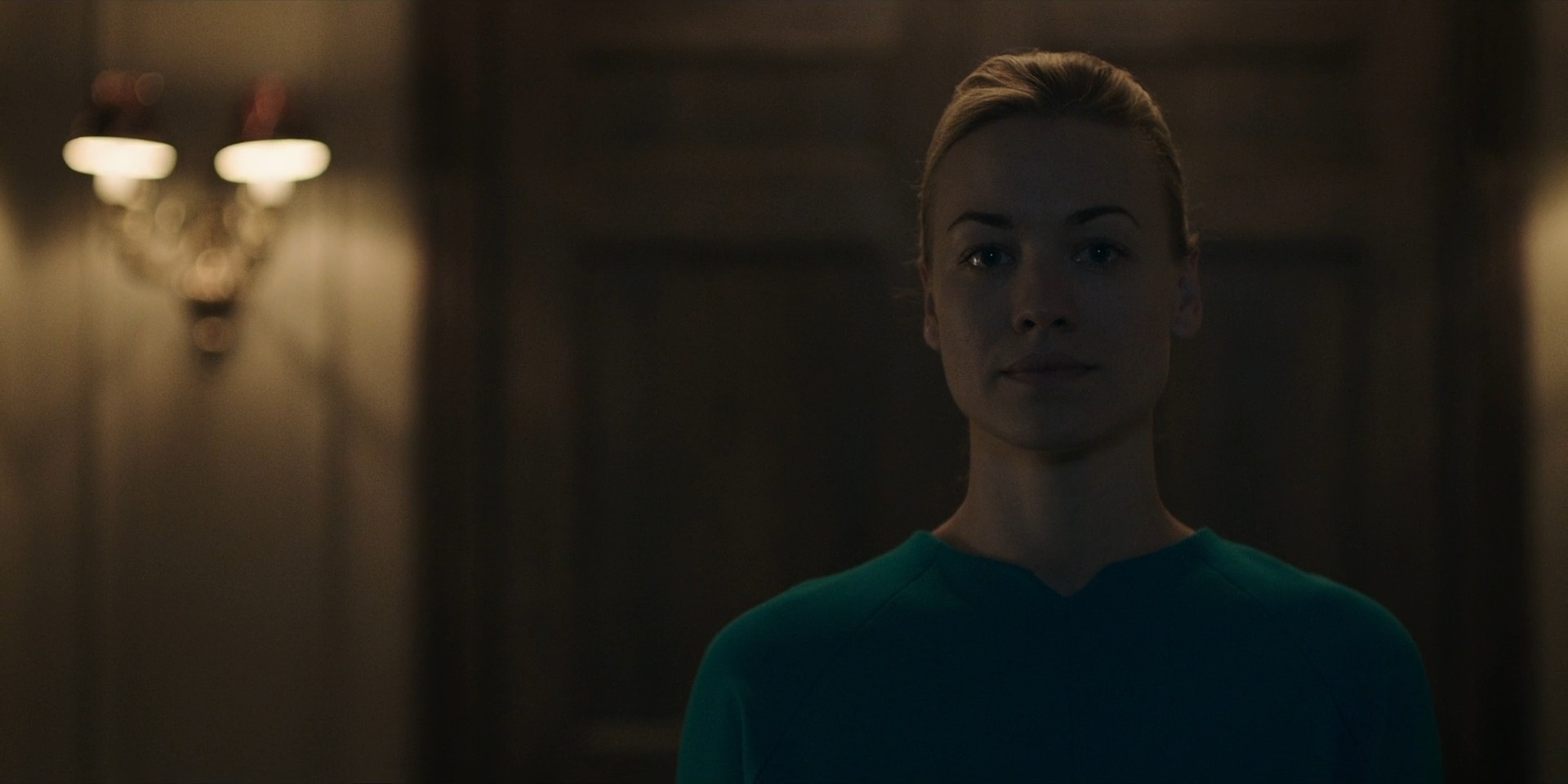 TheHandmaidsTale_1x06_AWomansPlace_0113.jpg