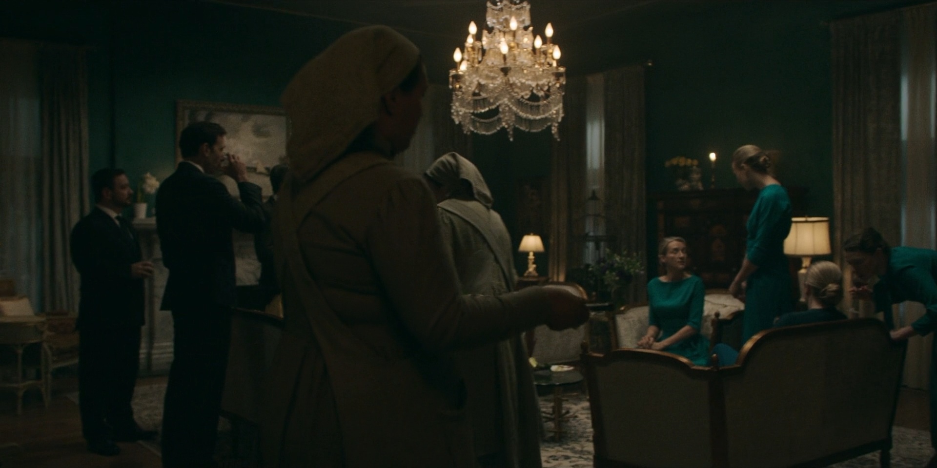 TheHandmaidsTale_1x06_AWomansPlace_0114.jpg