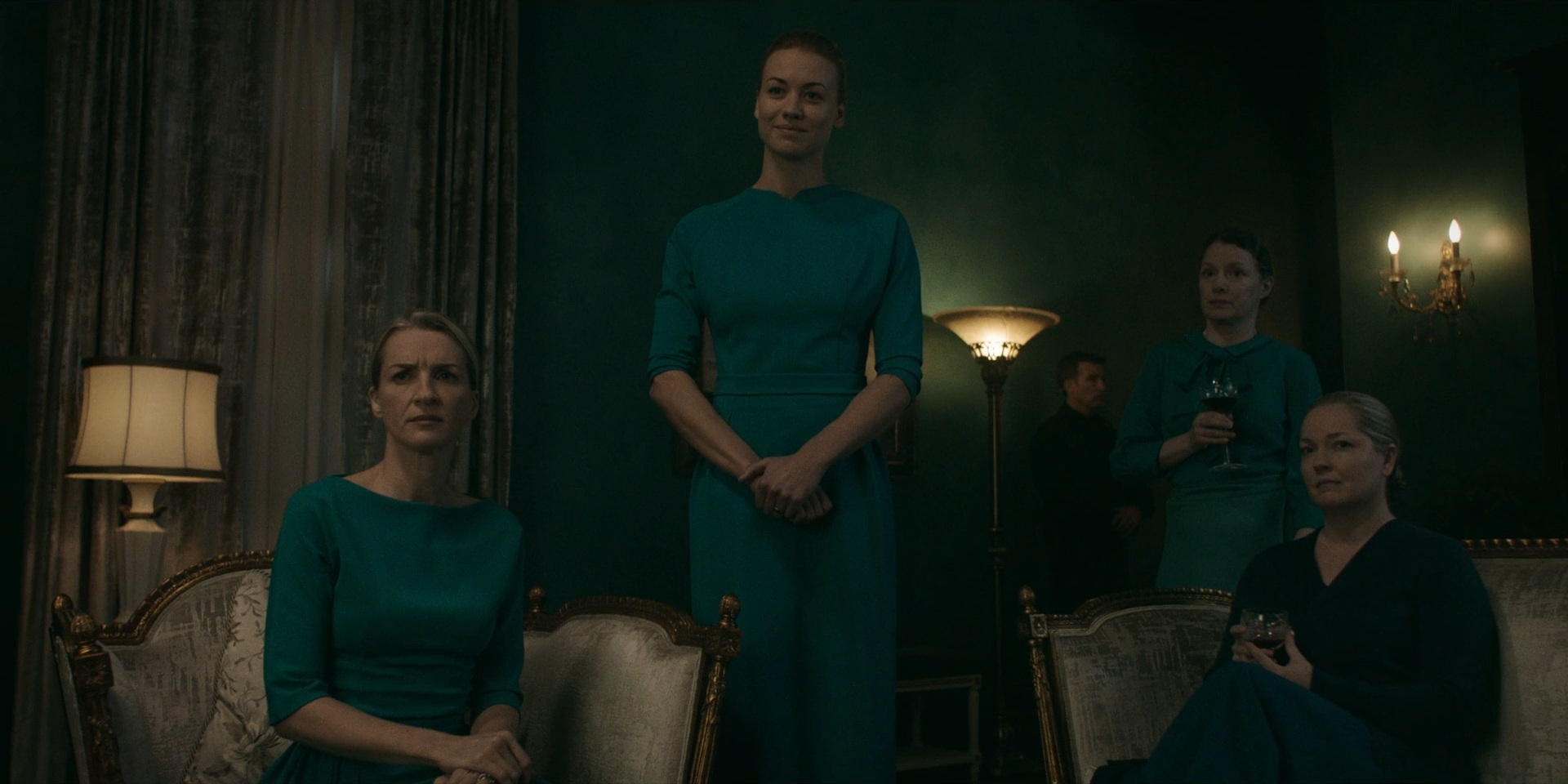TheHandmaidsTale_1x06_AWomansPlace_0117.jpg