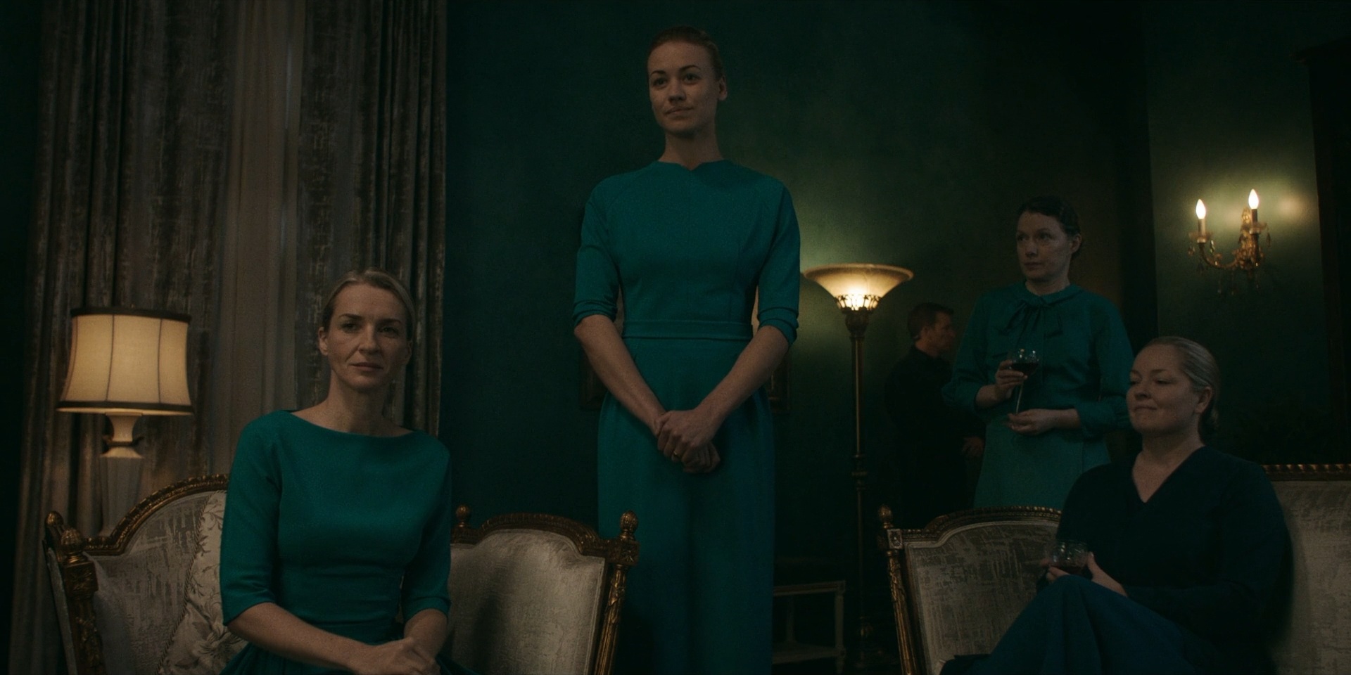 TheHandmaidsTale_1x06_AWomansPlace_0158.jpg