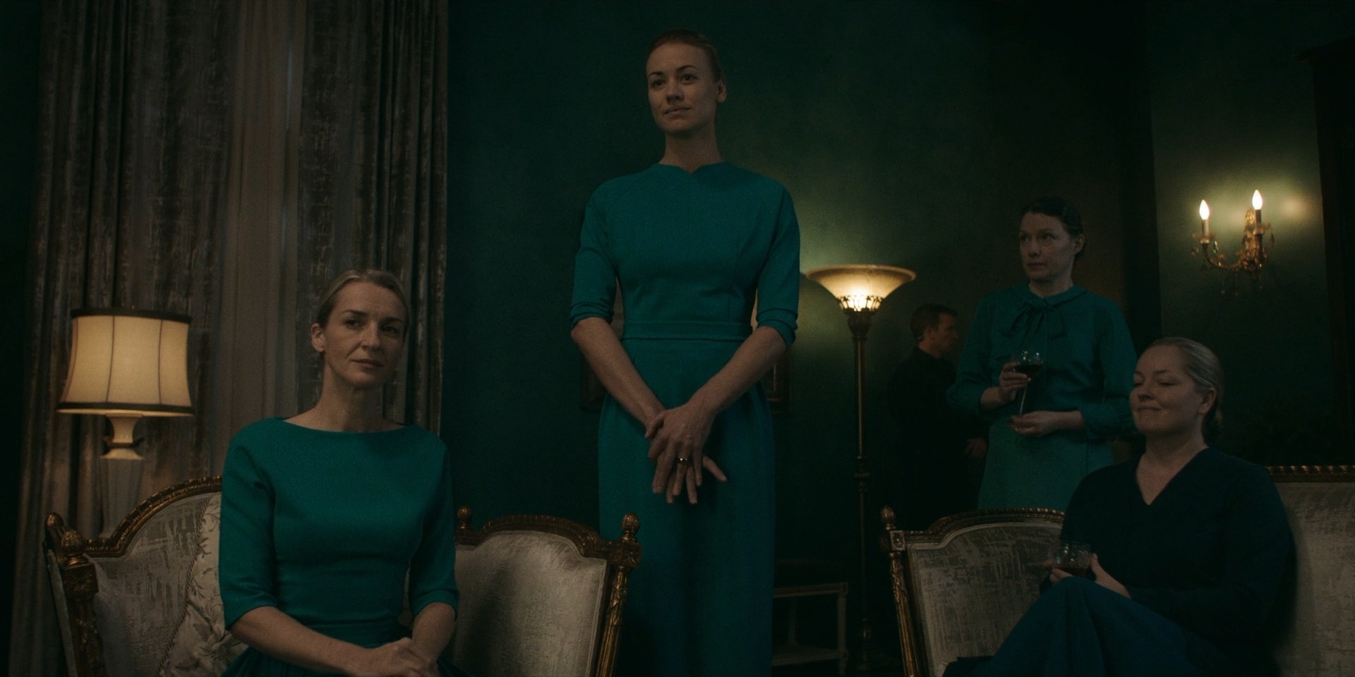 TheHandmaidsTale_1x06_AWomansPlace_0159.jpg