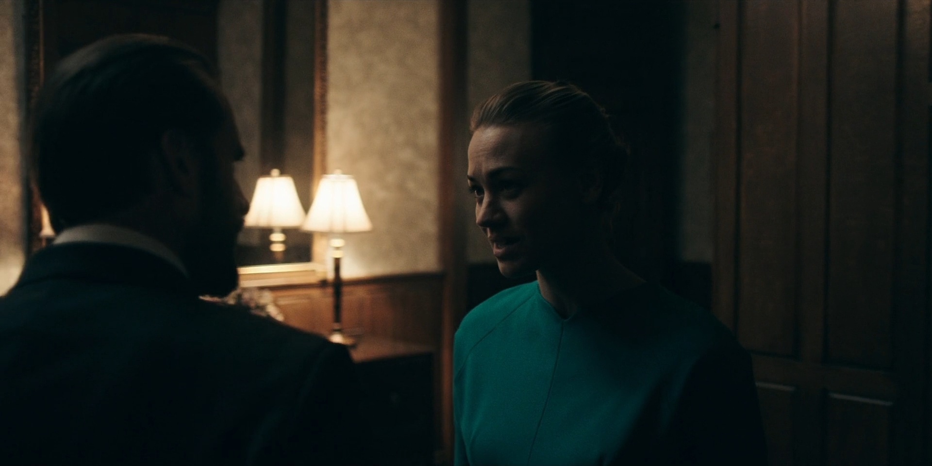 TheHandmaidsTale_1x06_AWomansPlace_0167.jpg