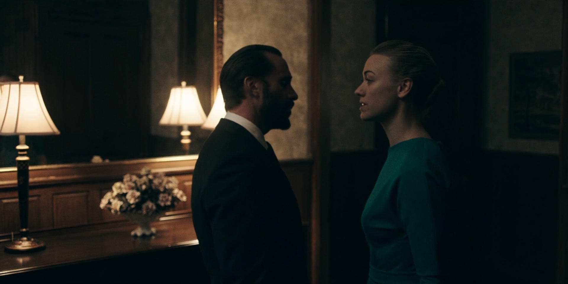 TheHandmaidsTale_1x06_AWomansPlace_0176.jpg