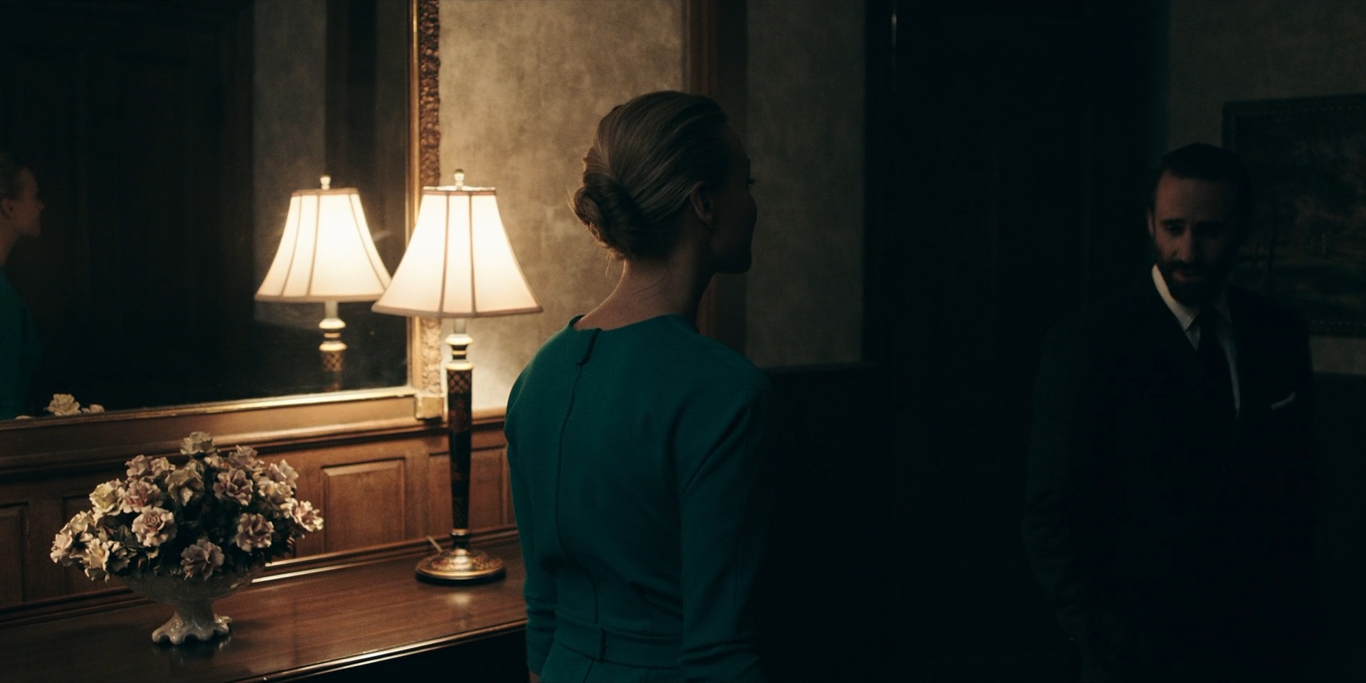 TheHandmaidsTale_1x06_AWomansPlace_0179.jpg