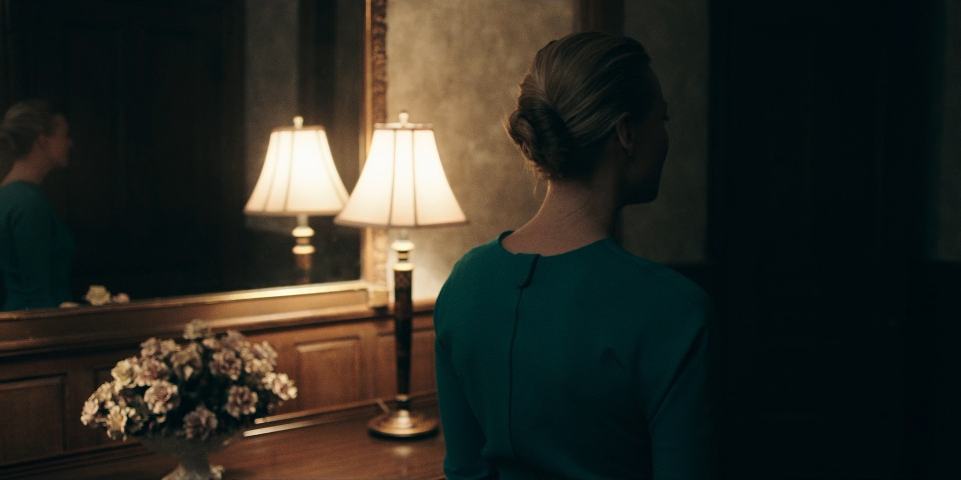 TheHandmaidsTale_1x06_AWomansPlace_0181.jpg
