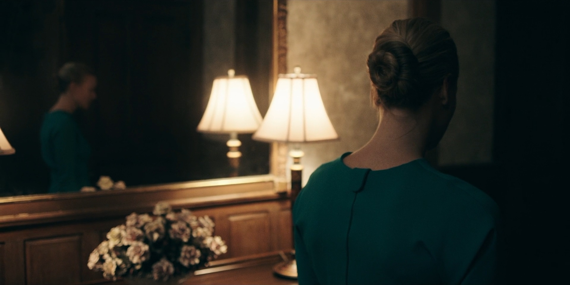 TheHandmaidsTale_1x06_AWomansPlace_0182.jpg