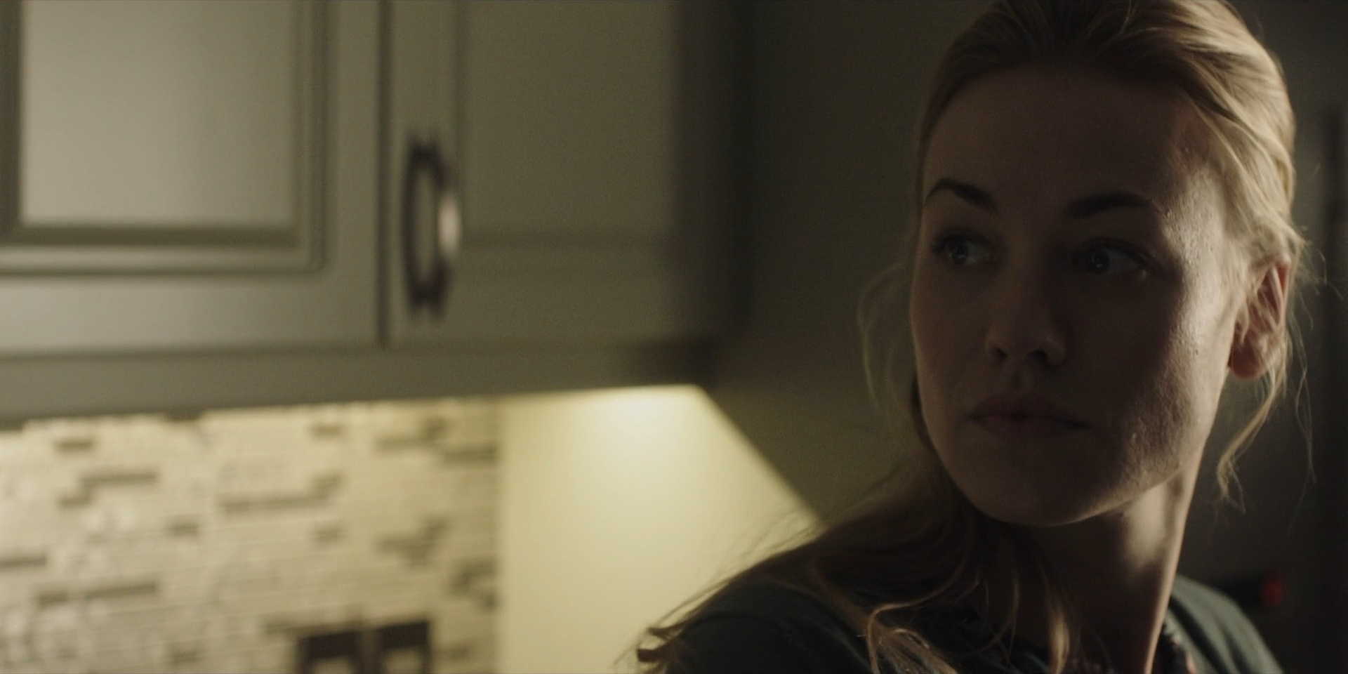 TheHandmaidsTale_1x06_AWomansPlace_0194.jpg