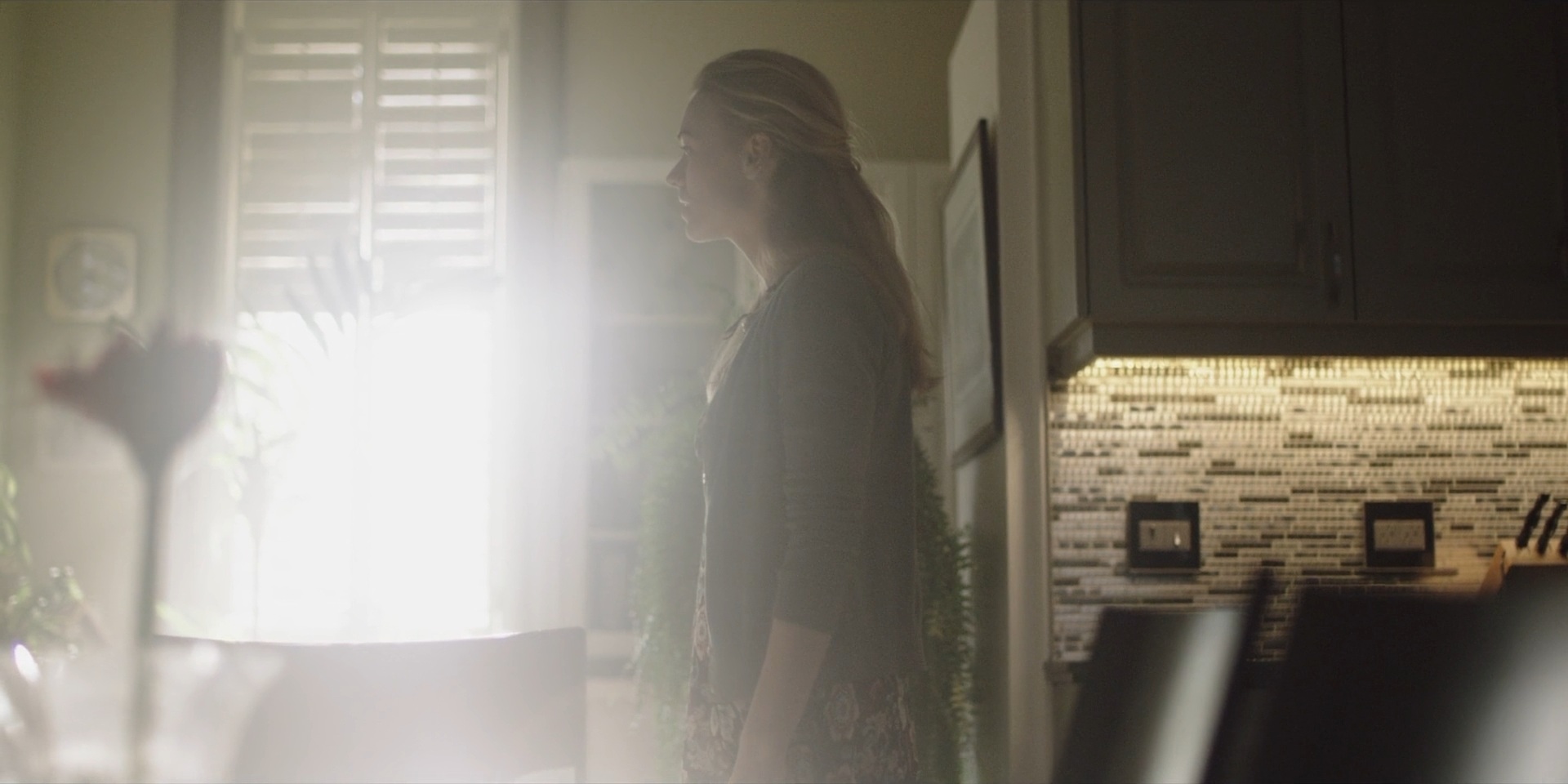 TheHandmaidsTale_1x06_AWomansPlace_0196.jpg