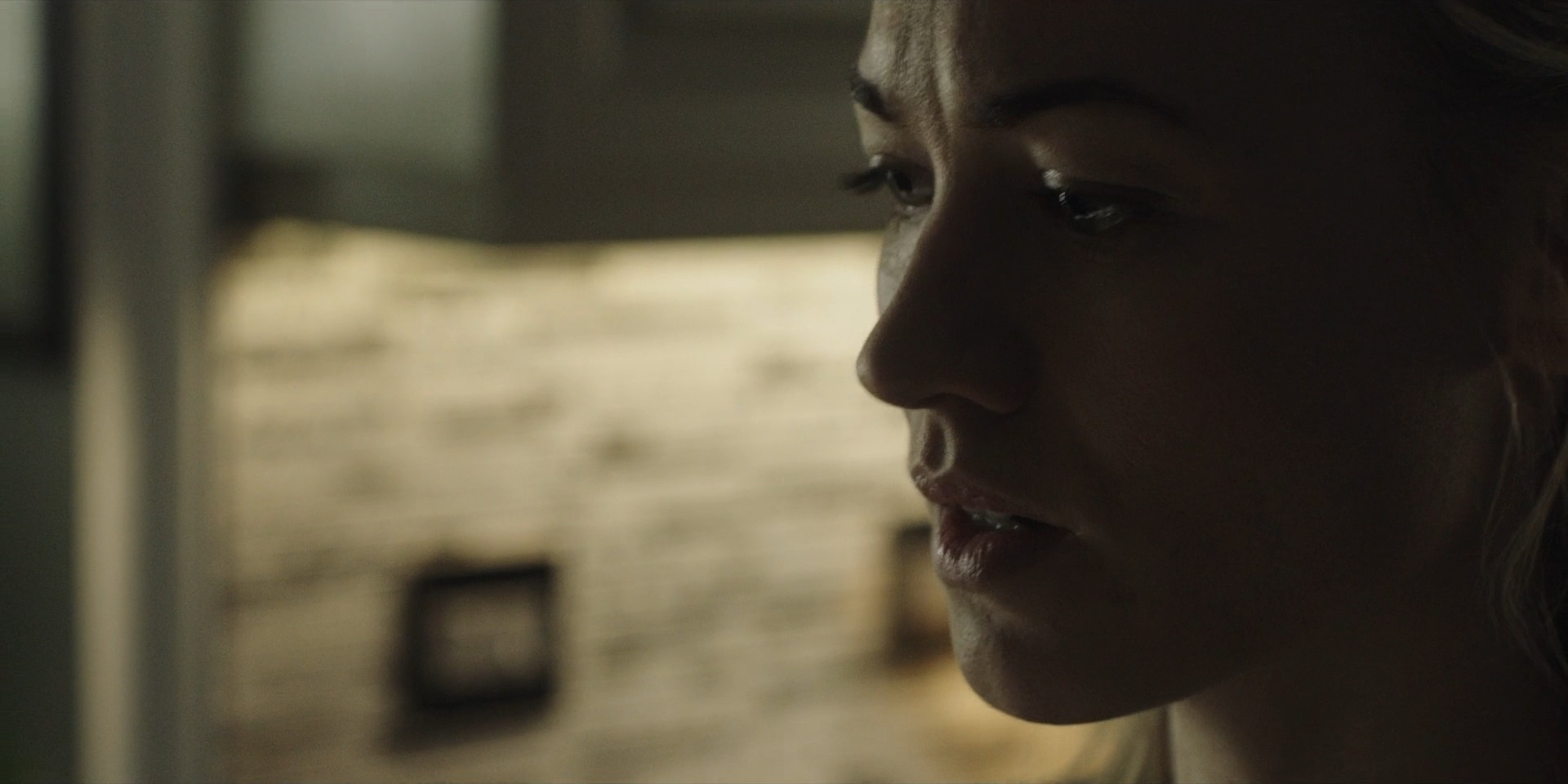 TheHandmaidsTale_1x06_AWomansPlace_0202.jpg