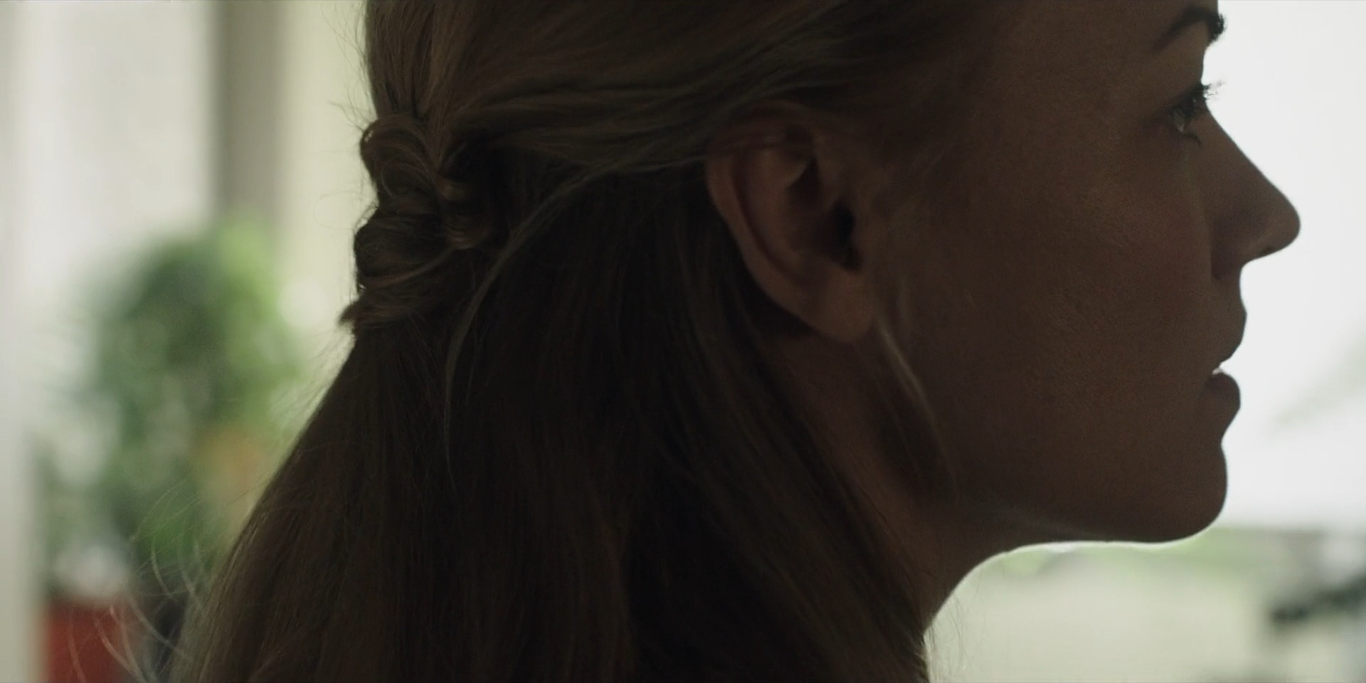 TheHandmaidsTale_1x06_AWomansPlace_0204.jpg