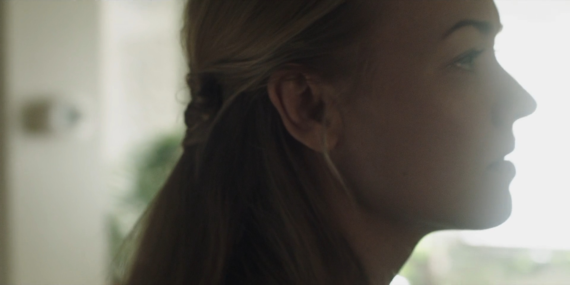 TheHandmaidsTale_1x06_AWomansPlace_0205.jpg