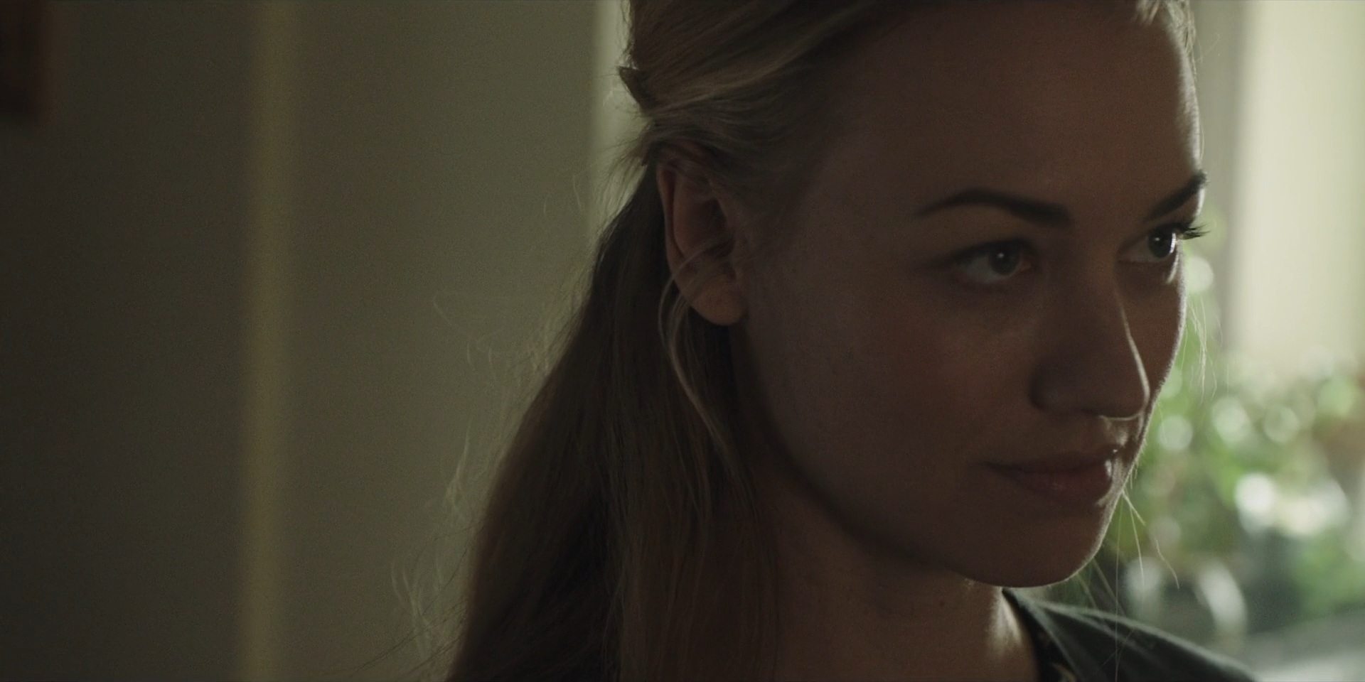 TheHandmaidsTale_1x06_AWomansPlace_0213.jpg
