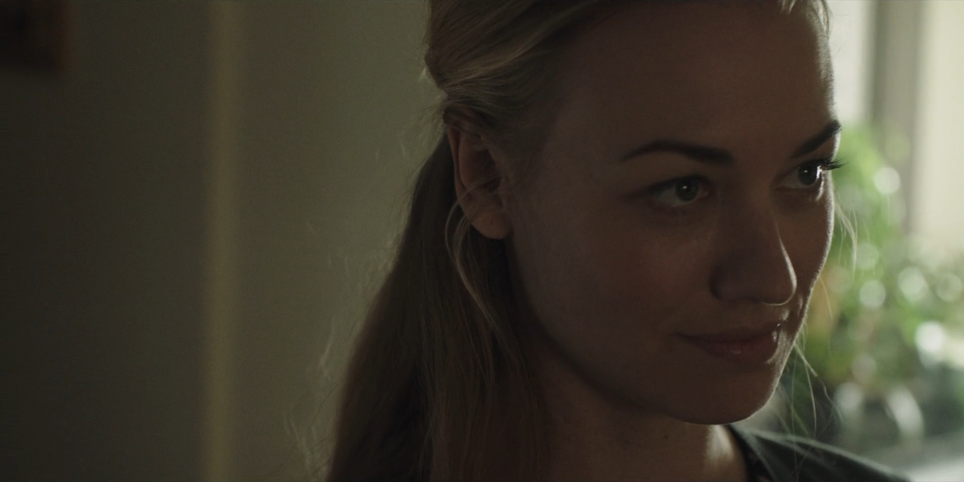 TheHandmaidsTale_1x06_AWomansPlace_0214.jpg