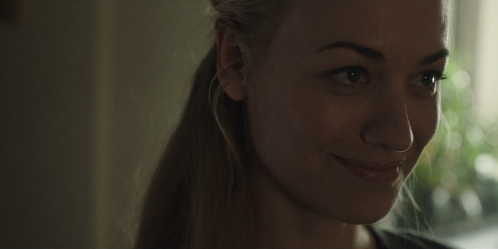 TheHandmaidsTale_1x06_AWomansPlace_0216.jpg