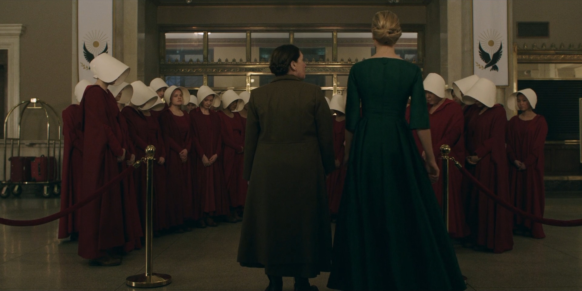 TheHandmaidsTale_1x06_AWomansPlace_0278.jpg