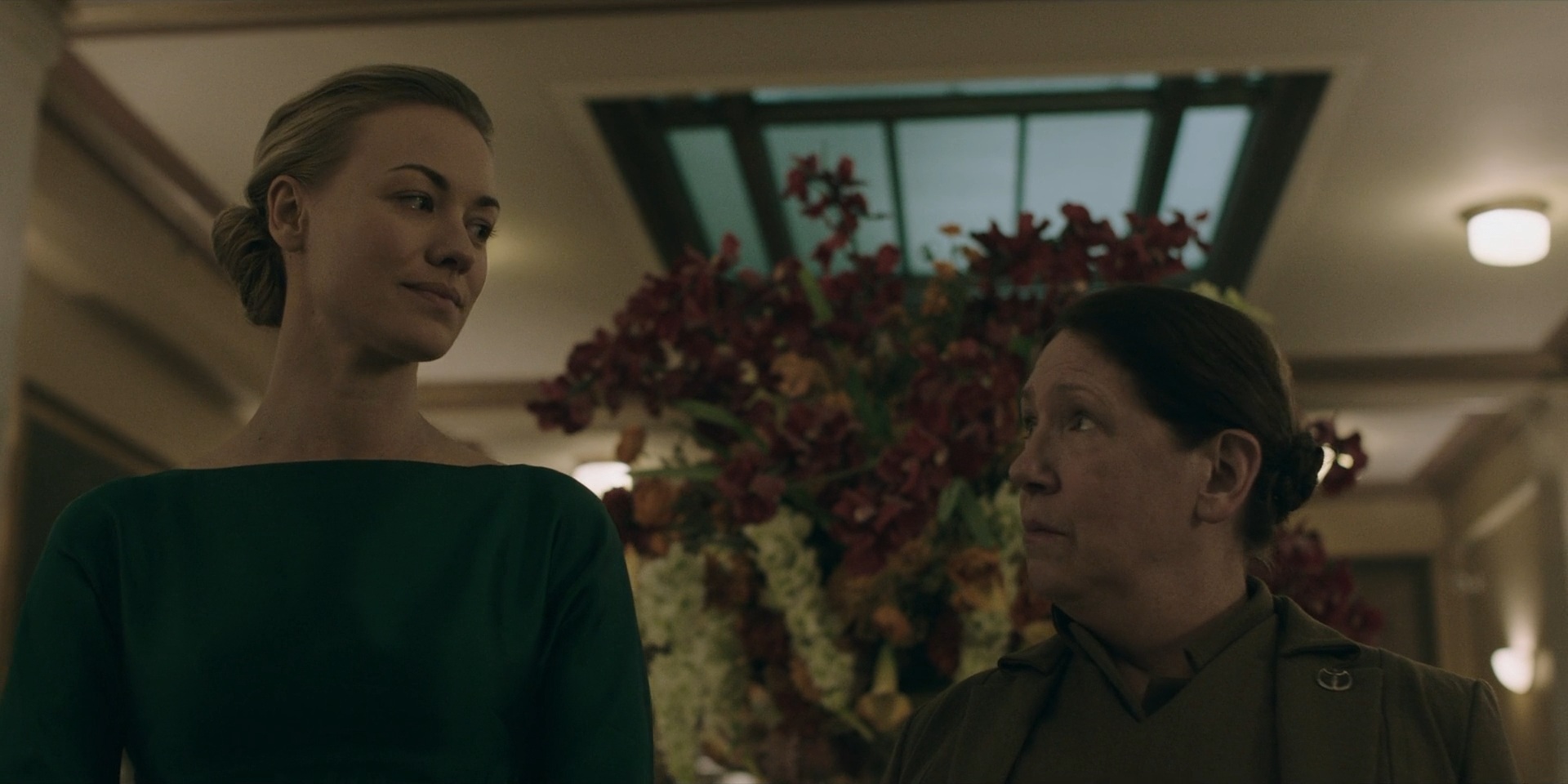 TheHandmaidsTale_1x06_AWomansPlace_0285.jpg