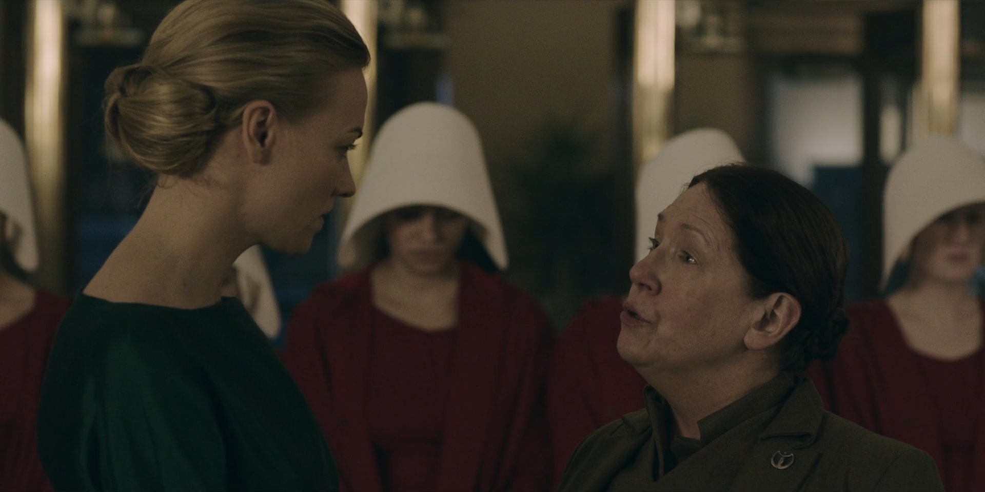 TheHandmaidsTale_1x06_AWomansPlace_0304.jpg