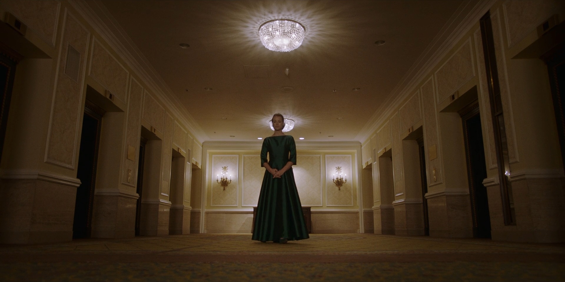 TheHandmaidsTale_1x06_AWomansPlace_0311.jpg