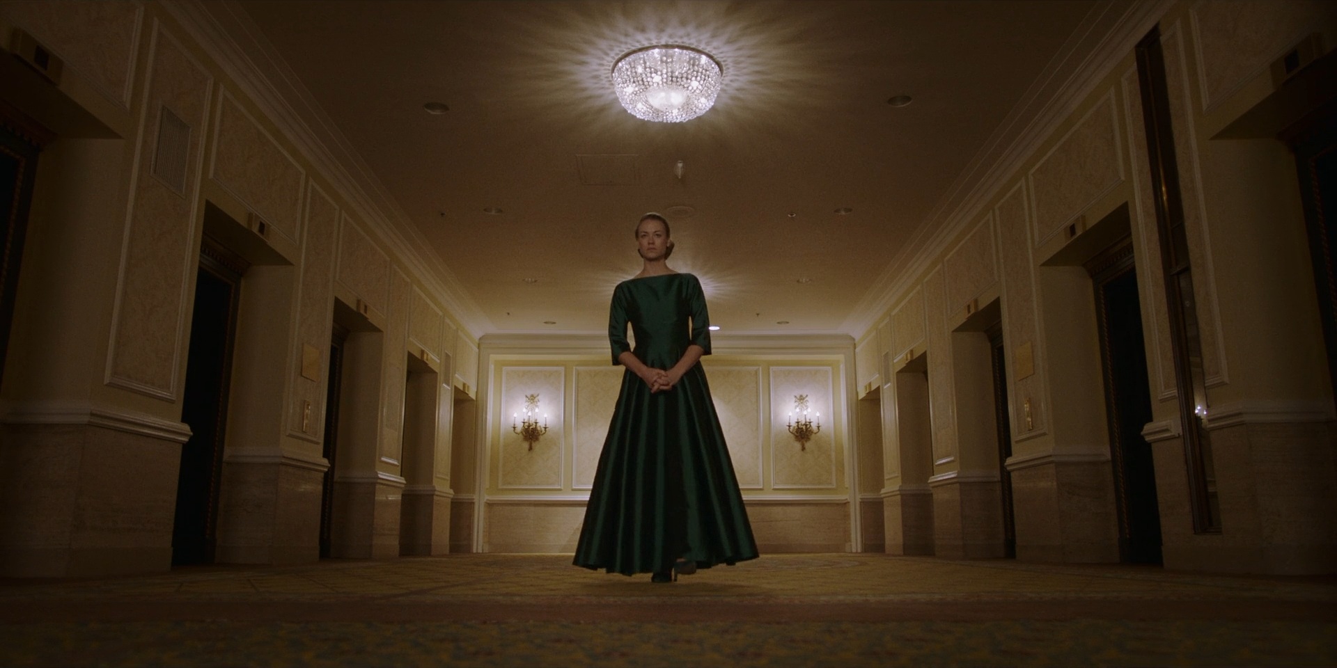 TheHandmaidsTale_1x06_AWomansPlace_0313.jpg