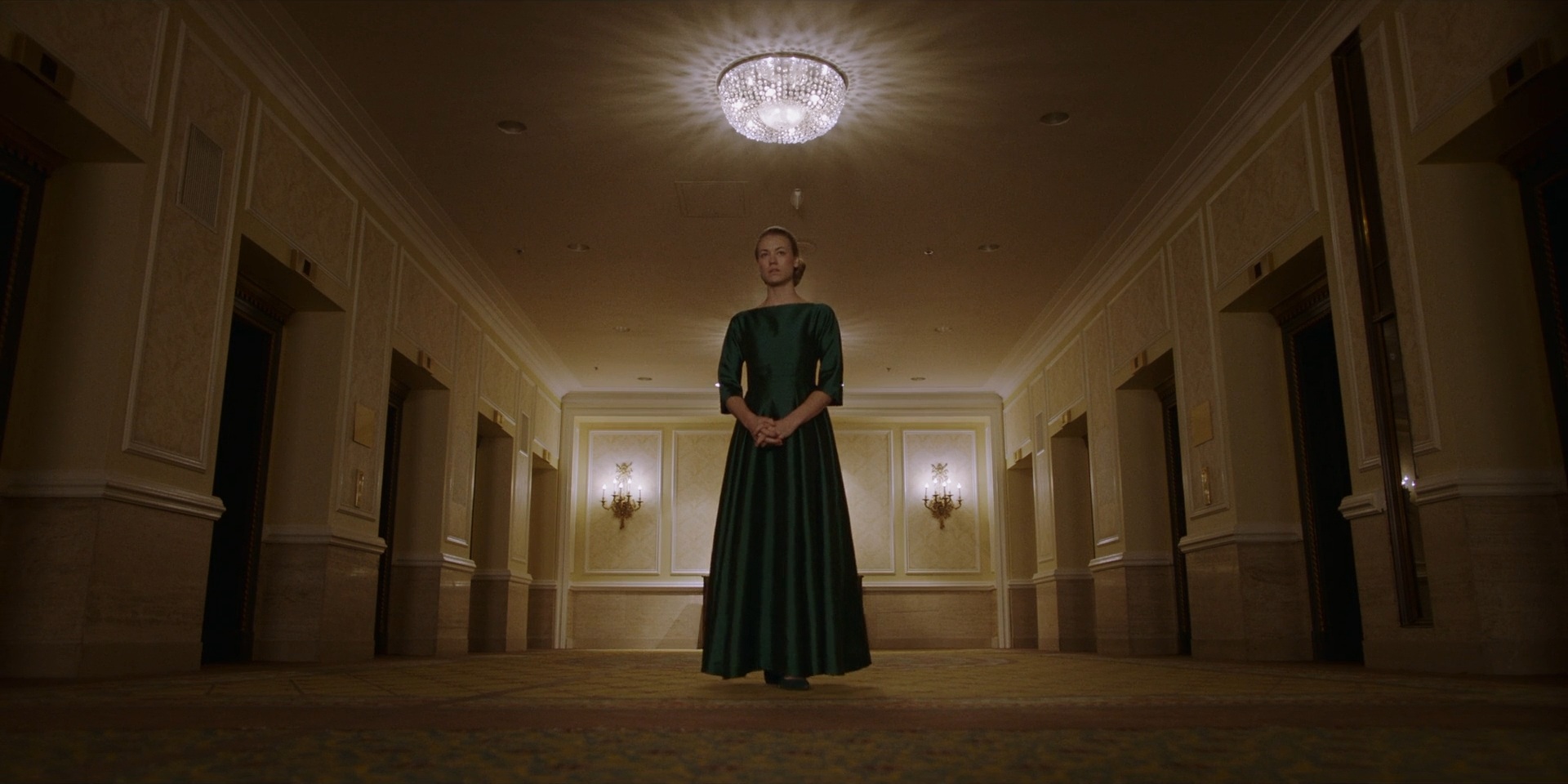 TheHandmaidsTale_1x06_AWomansPlace_0314.jpg