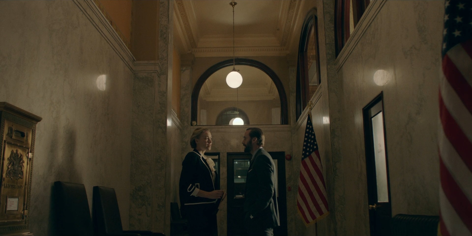 TheHandmaidsTale_1x06_AWomansPlace_0328.jpg