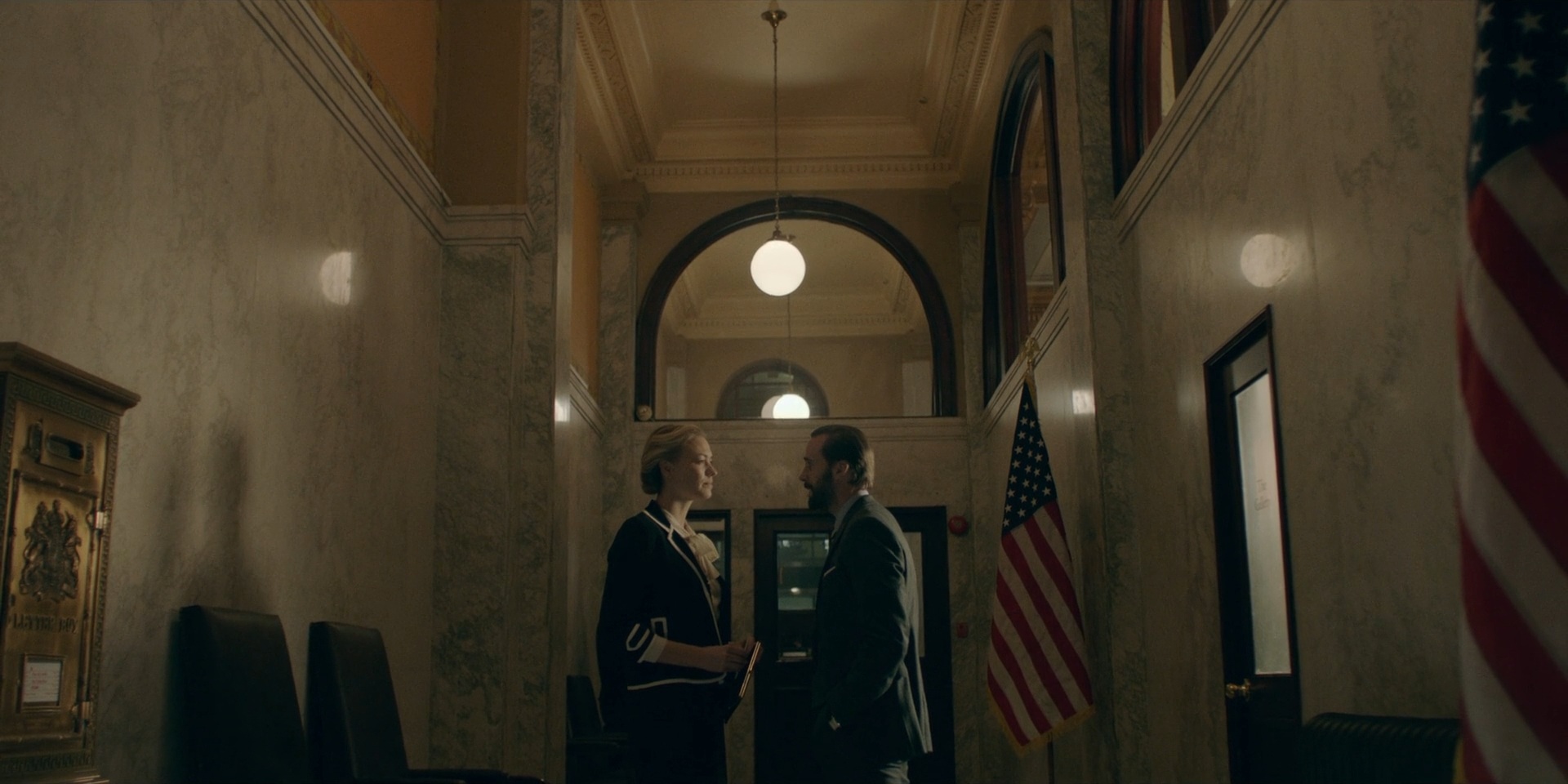 TheHandmaidsTale_1x06_AWomansPlace_0329.jpg