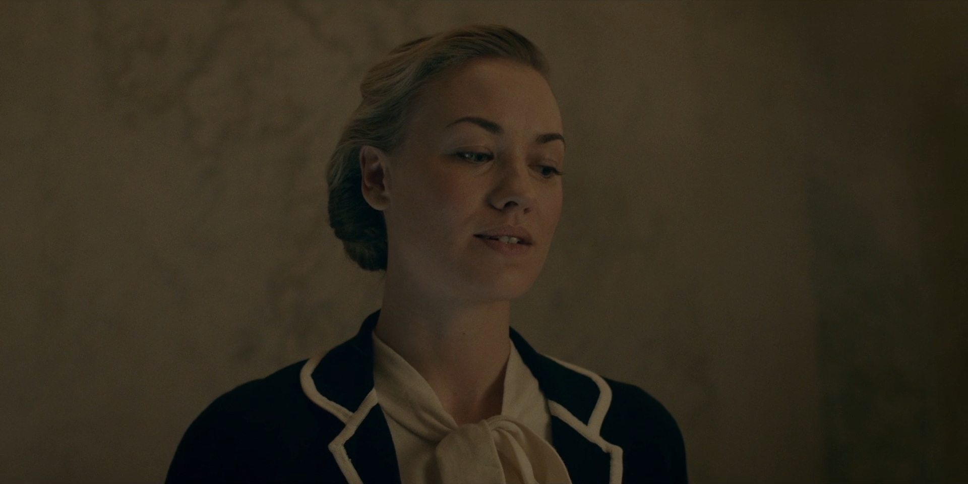 TheHandmaidsTale_1x06_AWomansPlace_0335.jpg