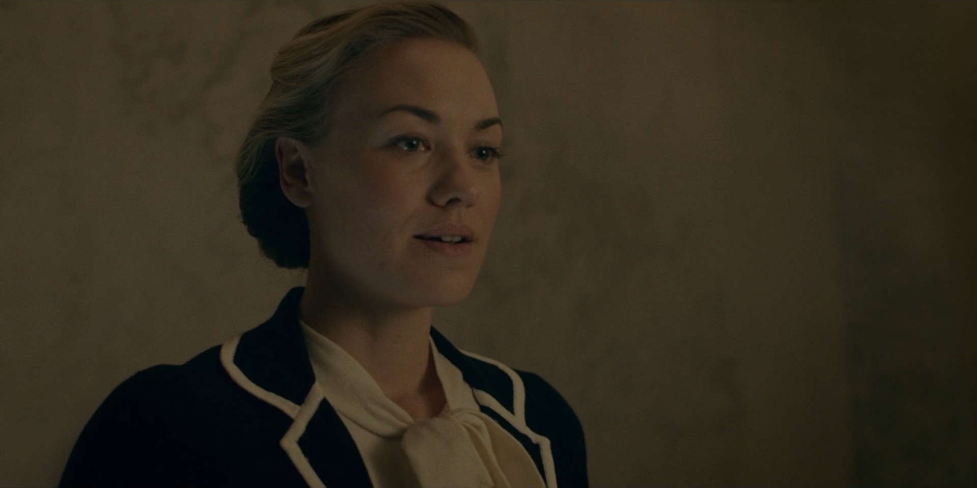 TheHandmaidsTale_1x06_AWomansPlace_0339.jpg
