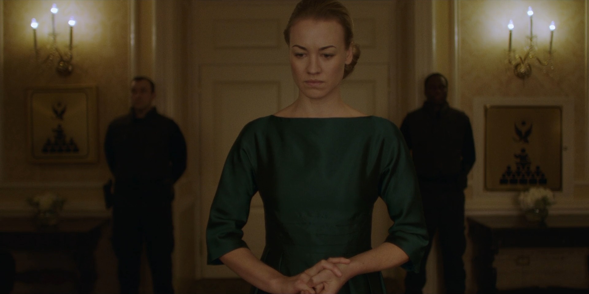 TheHandmaidsTale_1x06_AWomansPlace_0349.jpg