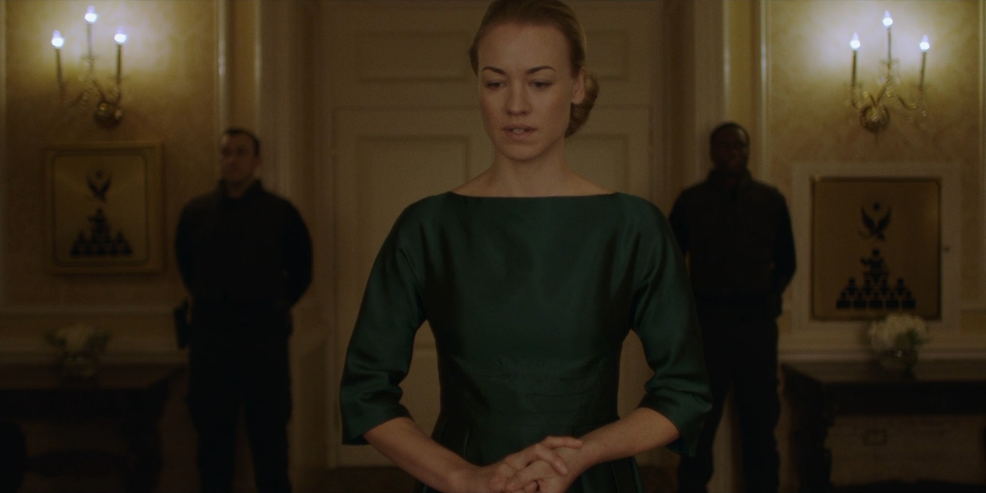 TheHandmaidsTale_1x06_AWomansPlace_0351.jpg