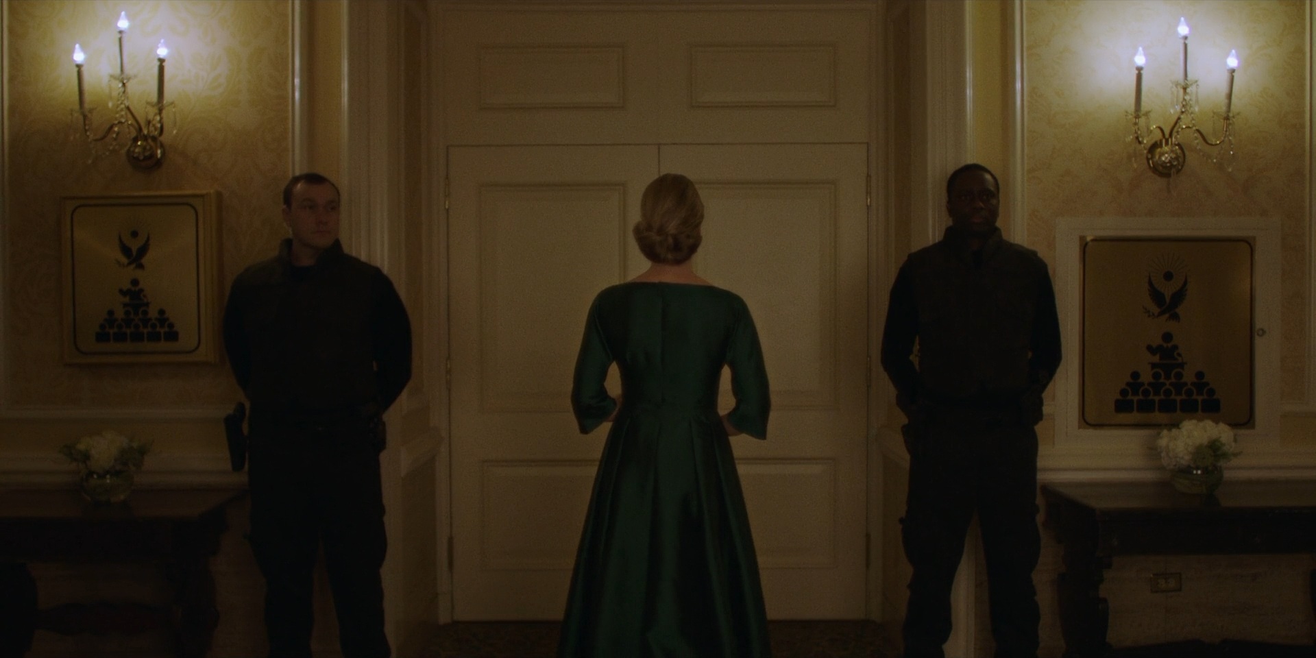 TheHandmaidsTale_1x06_AWomansPlace_0357.jpg