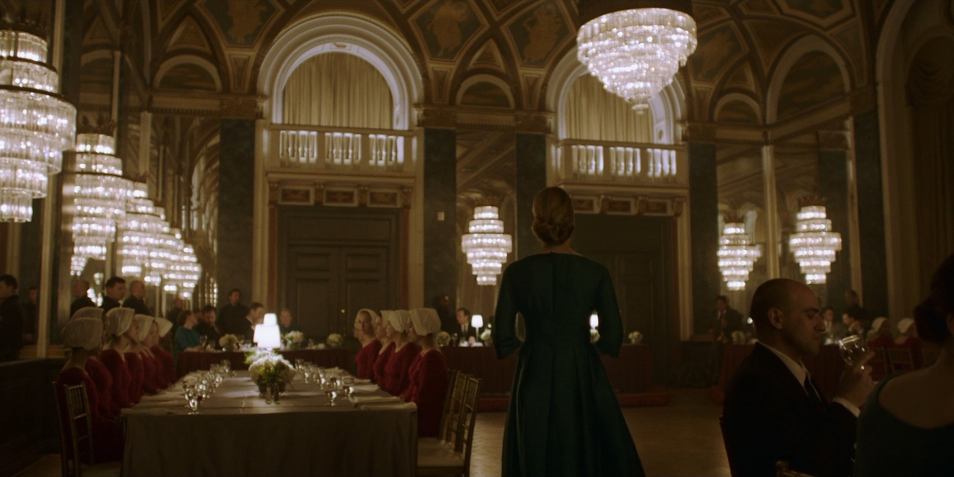 TheHandmaidsTale_1x06_AWomansPlace_0361.jpg