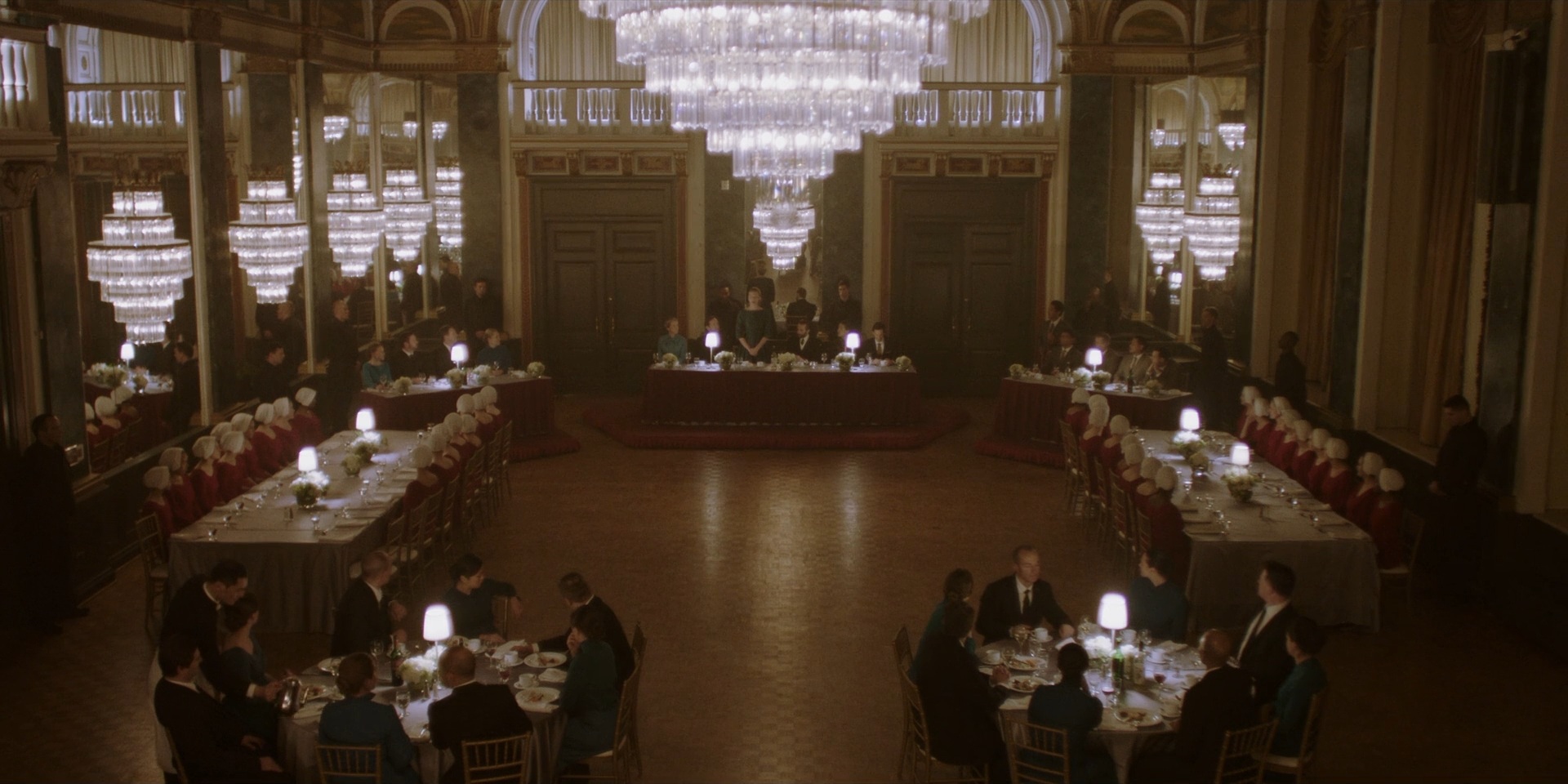 TheHandmaidsTale_1x06_AWomansPlace_0379.jpg