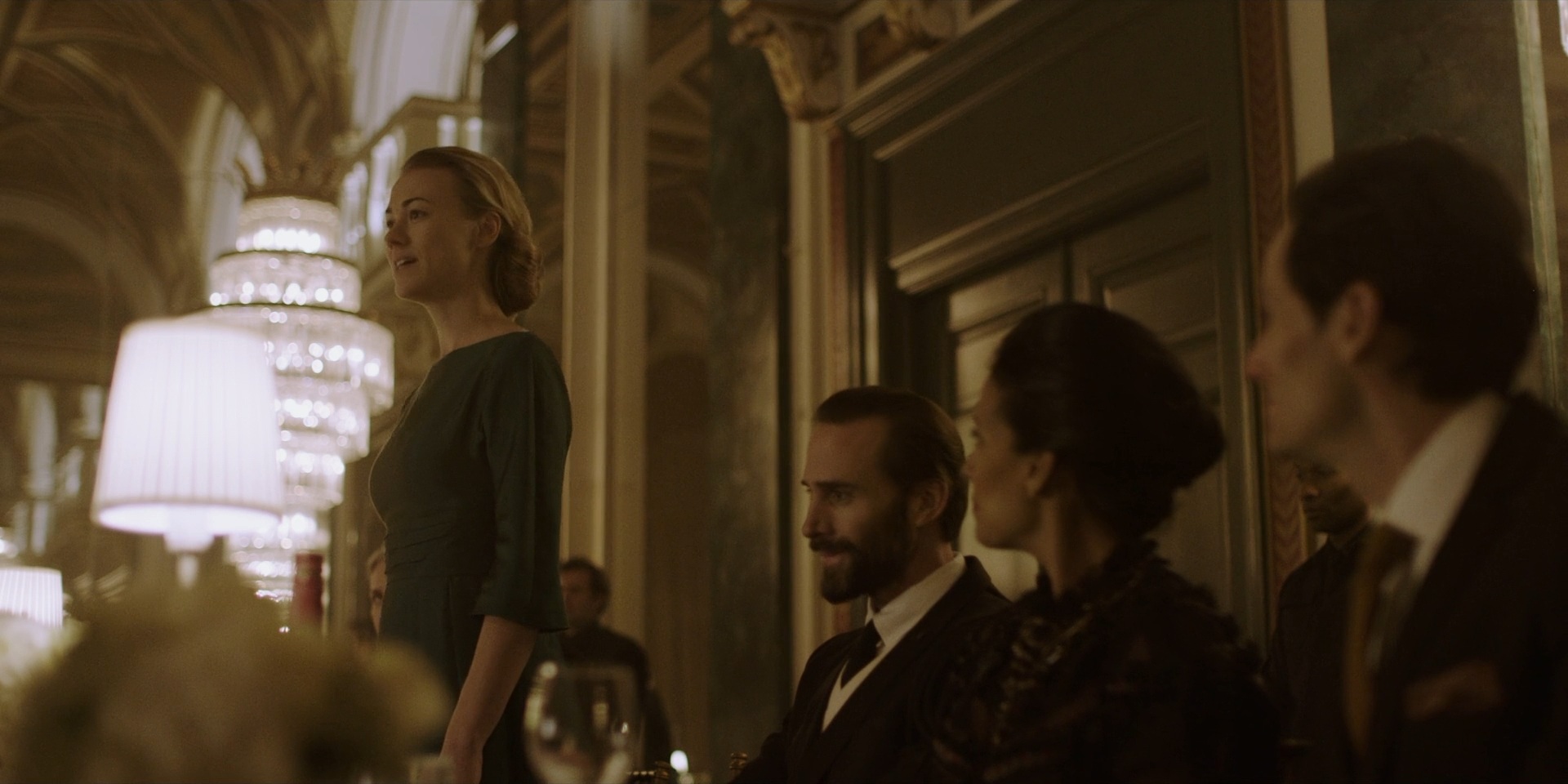 TheHandmaidsTale_1x06_AWomansPlace_0382.jpg