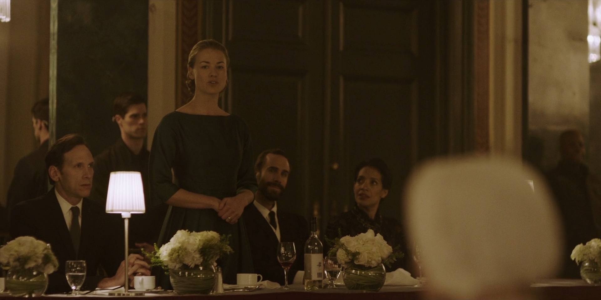 TheHandmaidsTale_1x06_AWomansPlace_0387.jpg