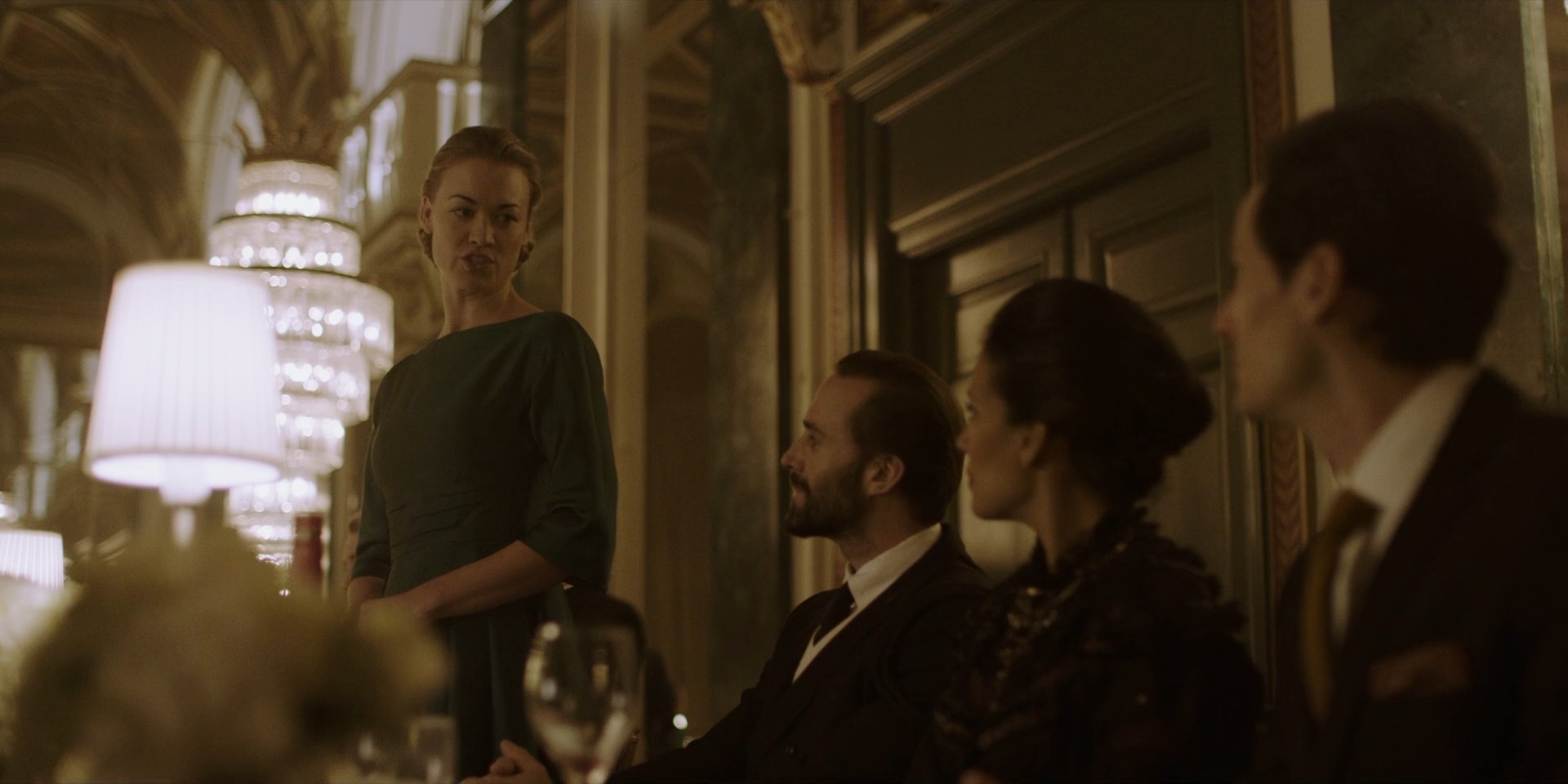 TheHandmaidsTale_1x06_AWomansPlace_0389.jpg