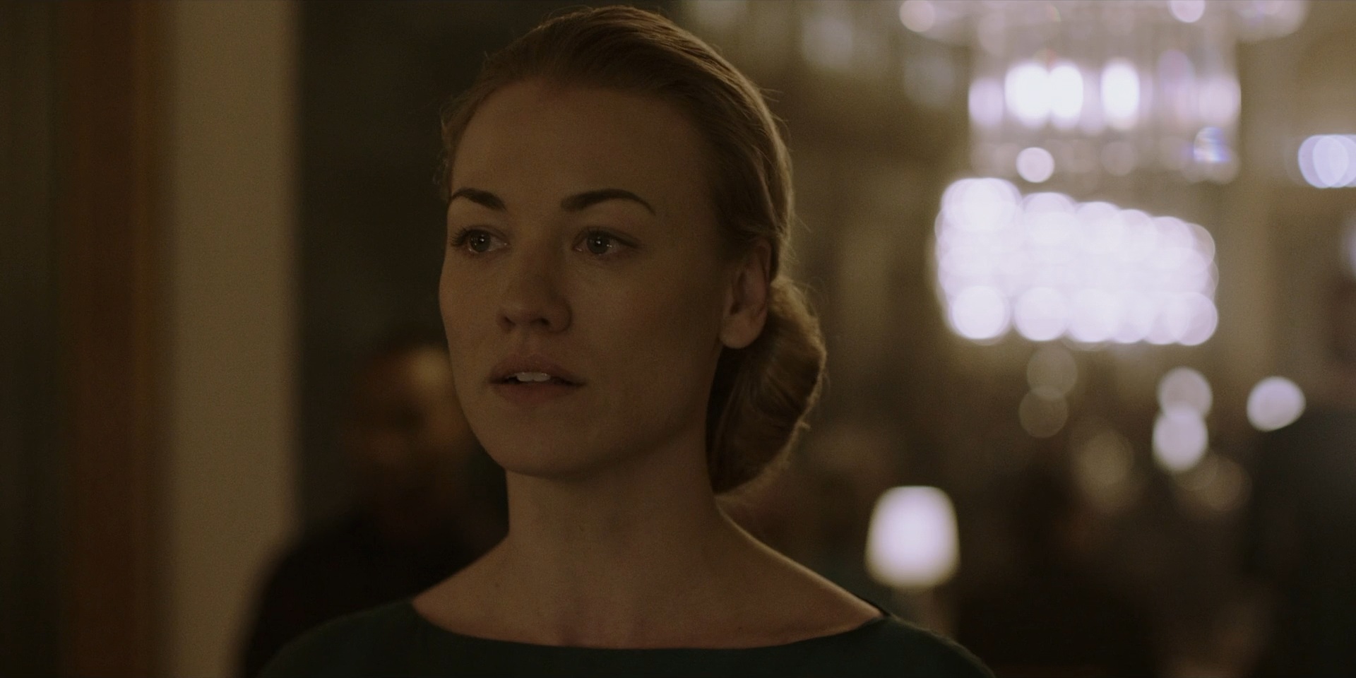 TheHandmaidsTale_1x06_AWomansPlace_0402.jpg