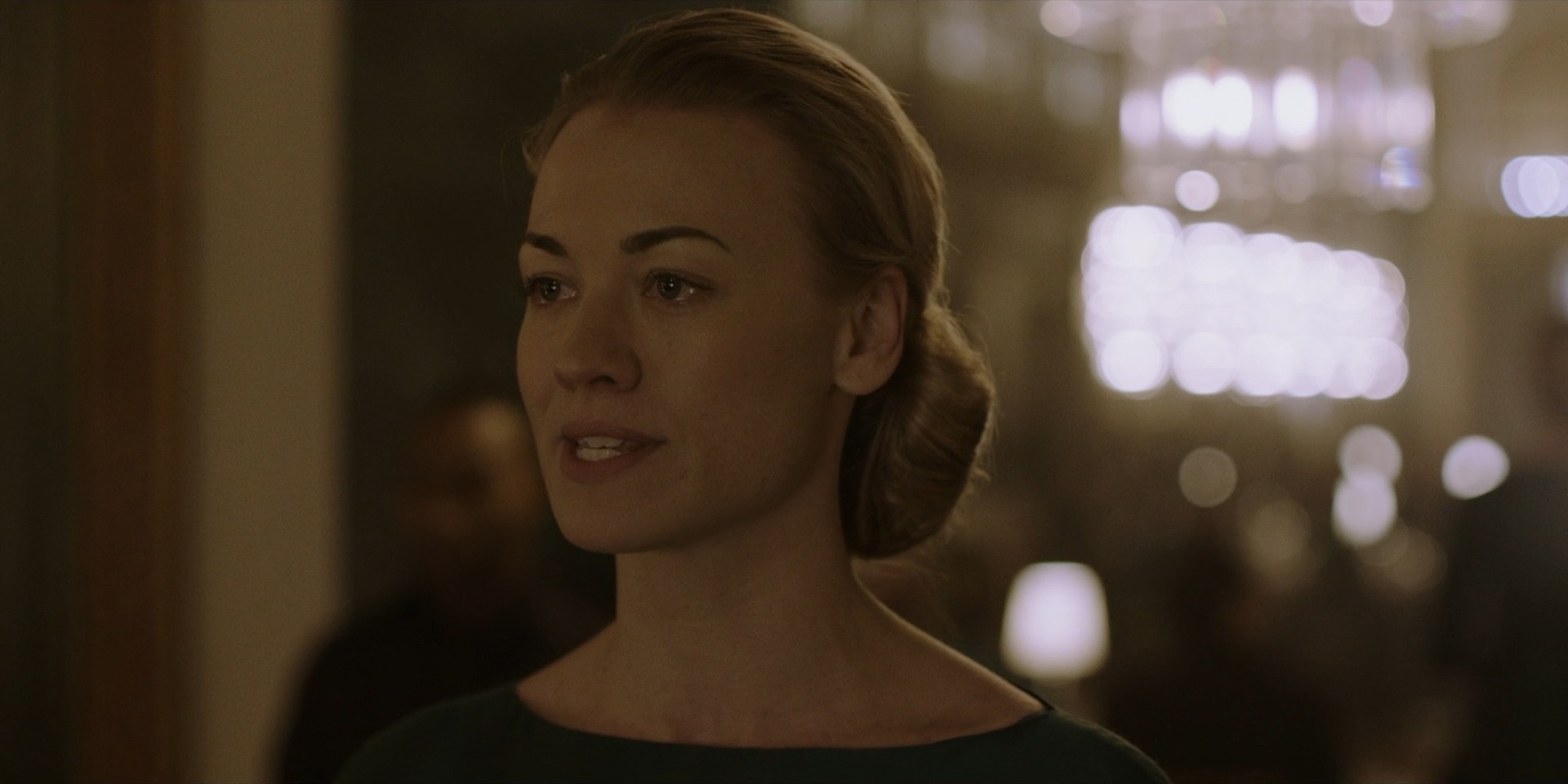 TheHandmaidsTale_1x06_AWomansPlace_0404.jpg