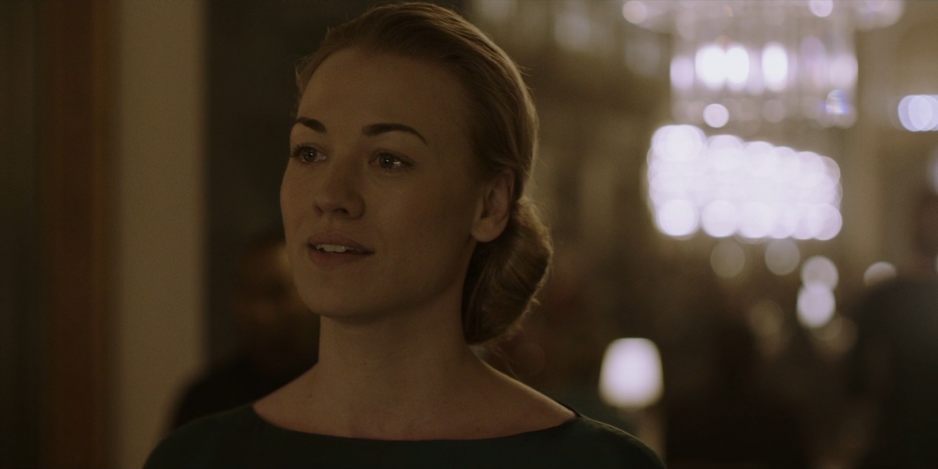 TheHandmaidsTale_1x06_AWomansPlace_0417.jpg